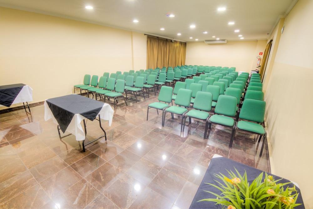 Hotel Golden Park Uberaba By Nacional Inn Exterior photo