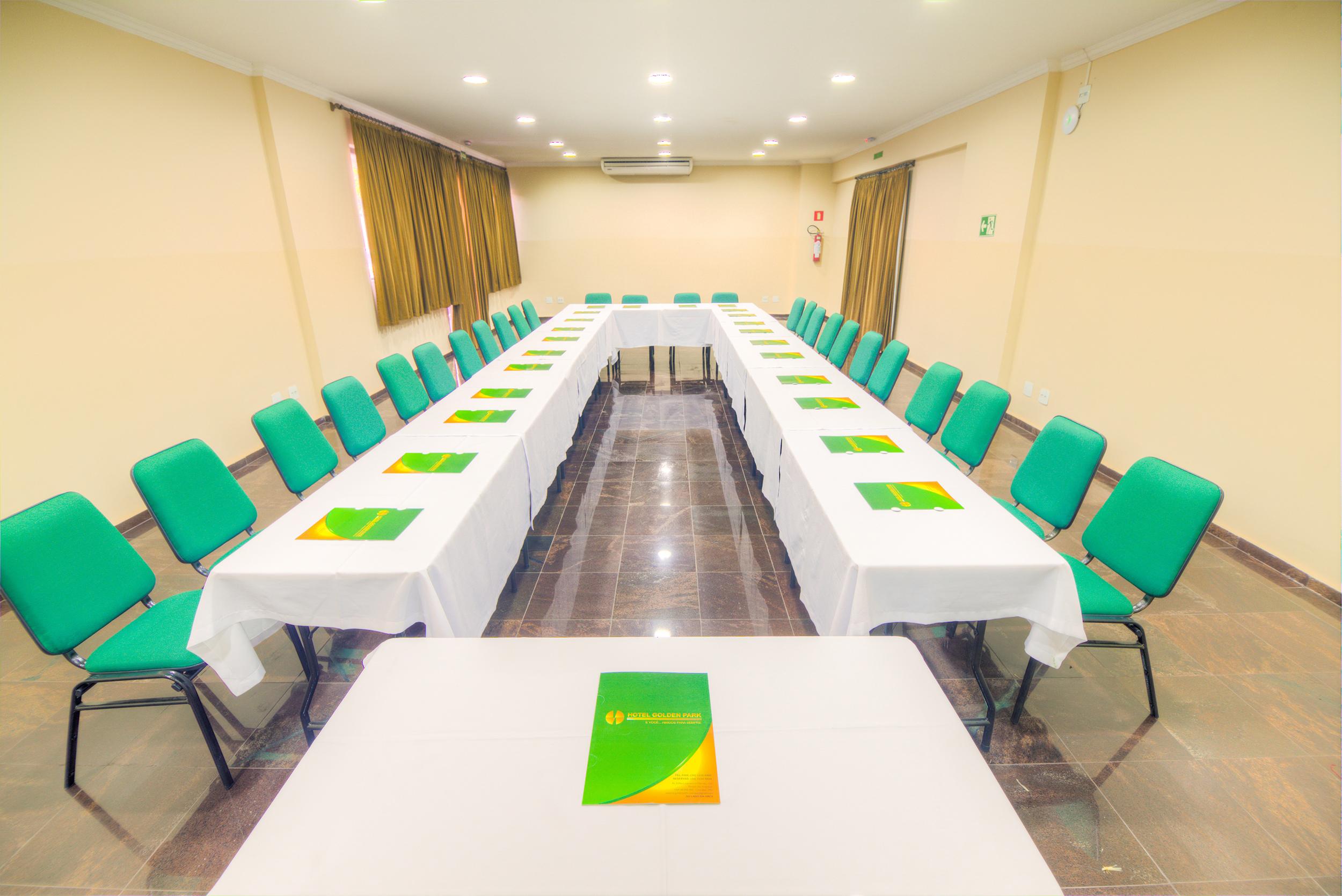Hotel Golden Park Uberaba By Nacional Inn Exterior photo